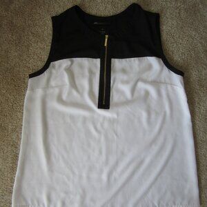 Lane Bryant women's size 14 black white sleeveless blouse w/ zipper